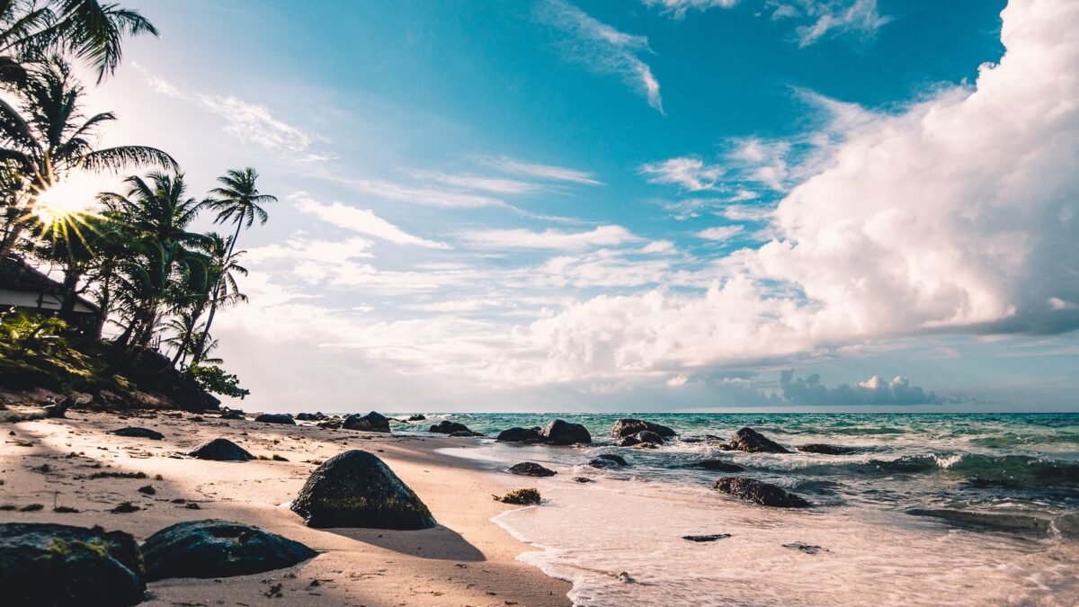 Why Is the Ocean Blue? The Surprising Science (It’s Not Just Reflecting the Sky)
